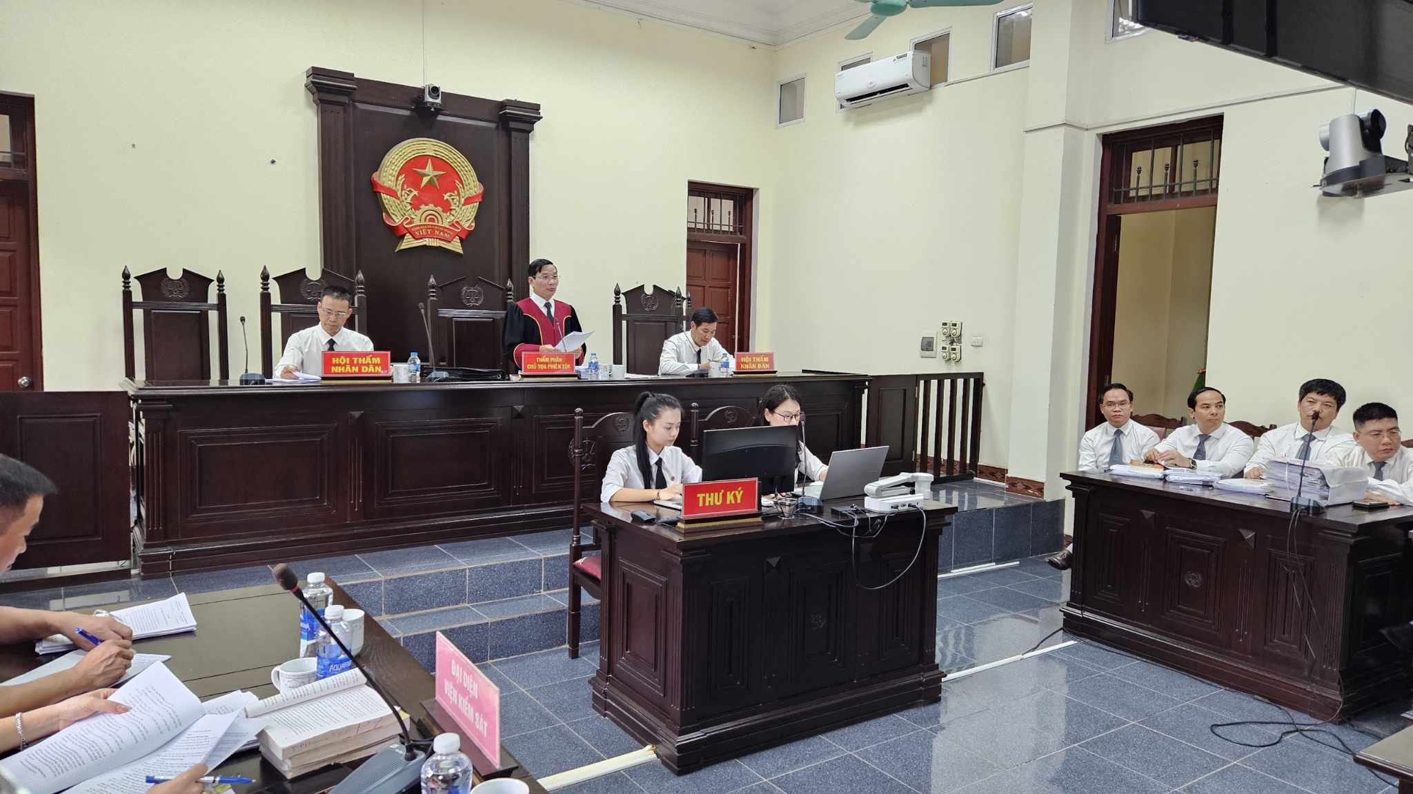 Nhận 