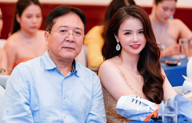 Hoa hậu Qu&yacute; b&agrave; H&ograve;a b&igrave;nh Việt Nam chấp nhận th&iacute; sinh 