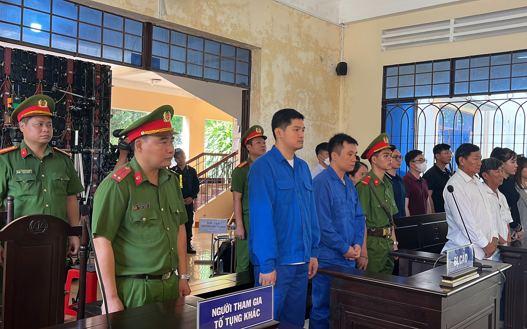 Vụ xe Thành Bưởi gây tai nạn: Tòa trả hồ sơ, điều tra vai trò đồng phạm