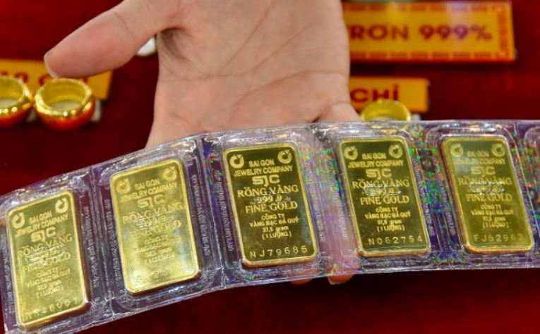Chủ tịch UBND TP HCM chỉ đạo SJC đảm bảo gia c&ocirc;ng v&agrave;ng miếng, b&igrave;nh ổn thị trường- Ảnh 1.