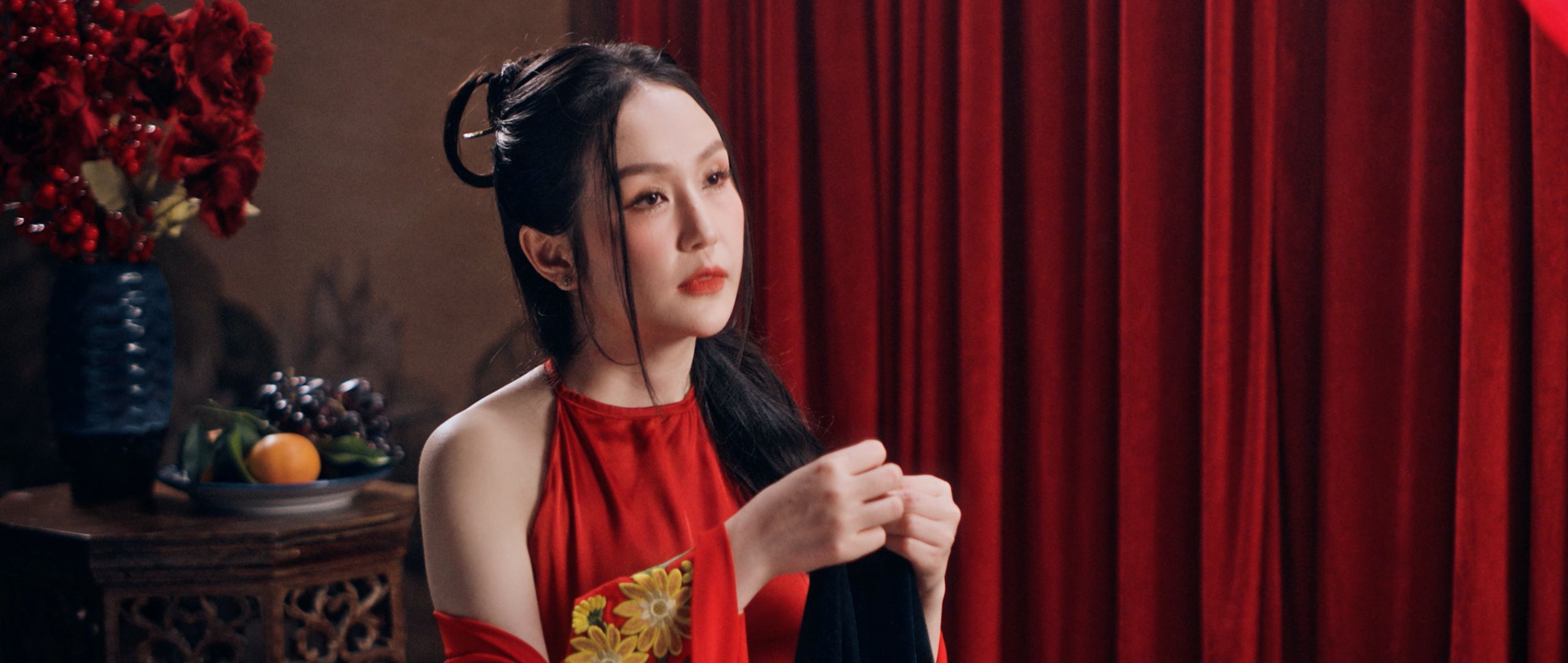 Hương Baby: Tuấn Hưng lạnh l&ugrave;ng tr&ecirc;n s&acirc;n khấu, ấm &aacute;p trong gia đ&igrave;nh- Ảnh 3.