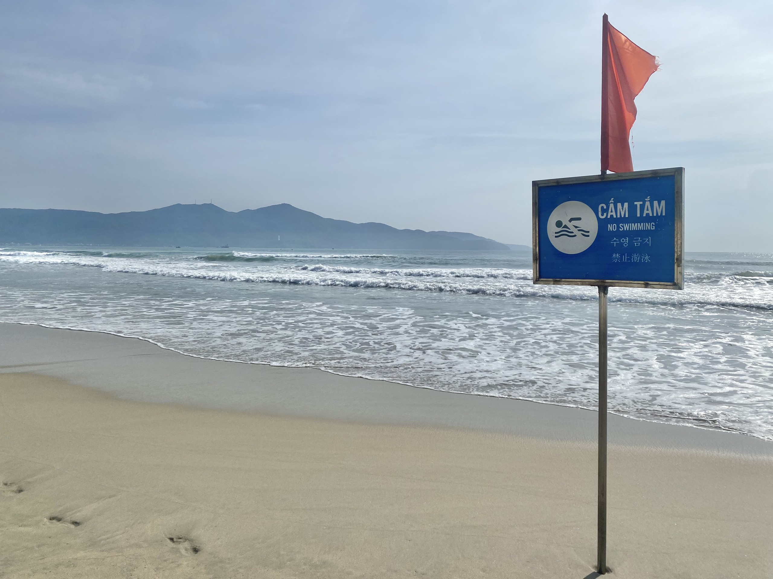 Diễn biến mới vụ 9 người bị s&oacute;ng cuốn tr&ocirc;i khi tắm biển Đ&agrave; Nẵng- Ảnh 2.