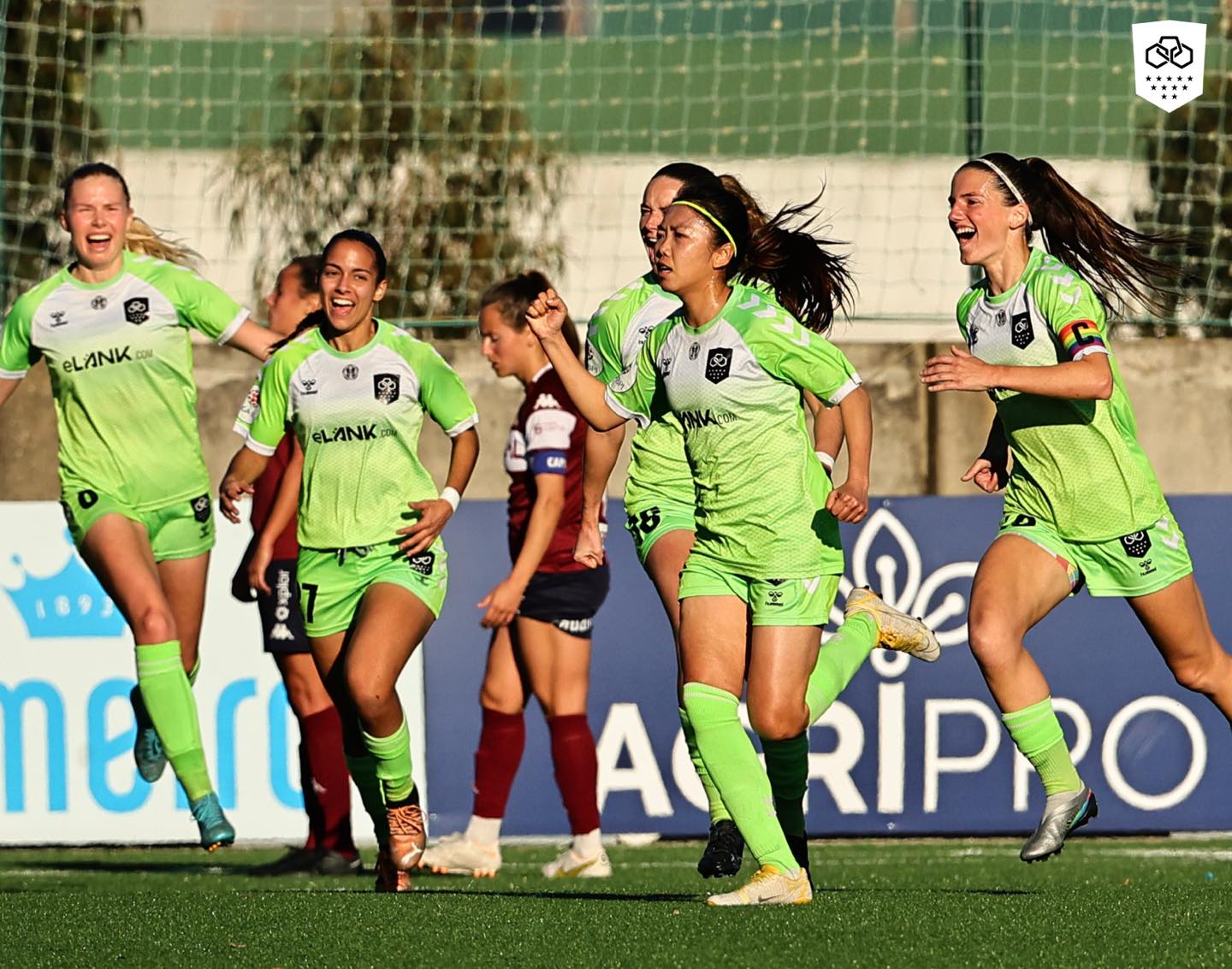 Hết hợp đồng, Huỳnh Như vẫn đấu play-off cùng Lank FC- Ảnh 1.