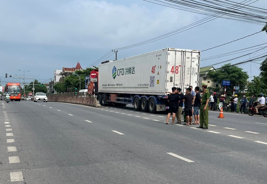 Tai nạn nghiêm trọng trên Quốc lộ 1- Ảnh 1.