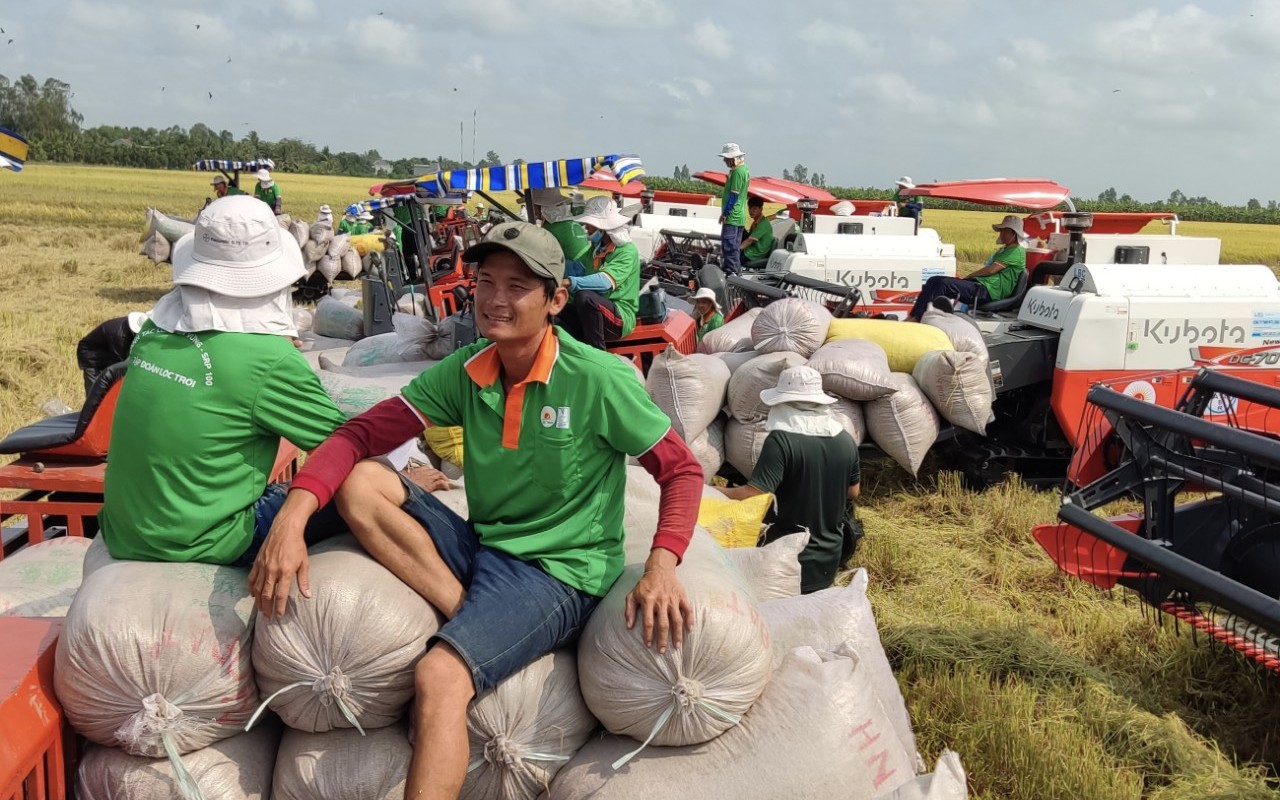 Chủ tịch Tập đo&agrave;n Lộc Trời xin lỗi n&ocirc;ng d&acirc;n v&igrave; &ldquo;sự cố&rdquo; nợ tiền l&uacute;a