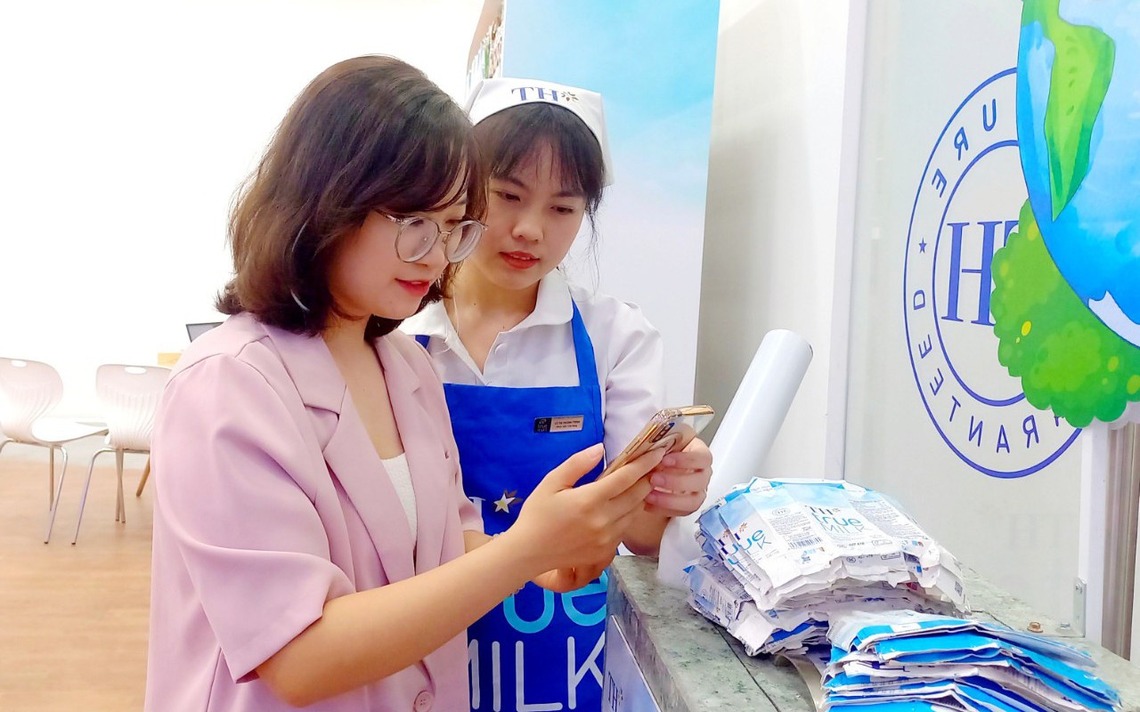 Giới trẻ hào hứng “Thu gom vỏ hộp, lan tỏa sống xanh” cùng TH true MILK