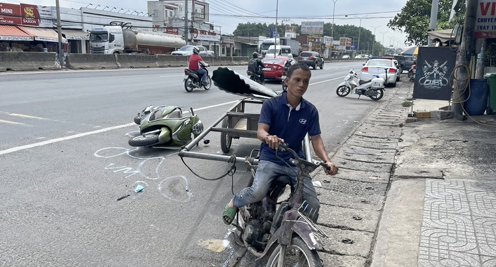 Đồng Nai: Tạm giữ lái xe chở tôn