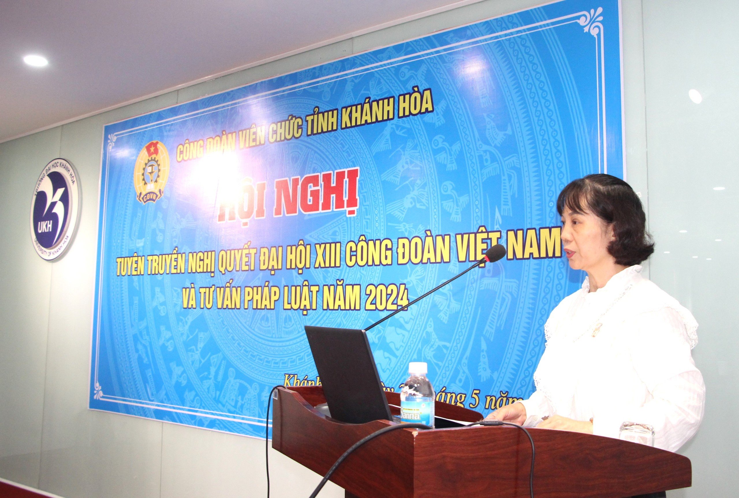 C&ocirc;ng đo&agrave;n Vi&ecirc;n chức Kh&aacute;nh Ho&agrave; tuy&ecirc;n truyền về Nghị quyết Đại hội XIII C&ocirc;ng đo&agrave;n Việt Nam- Ảnh 1.