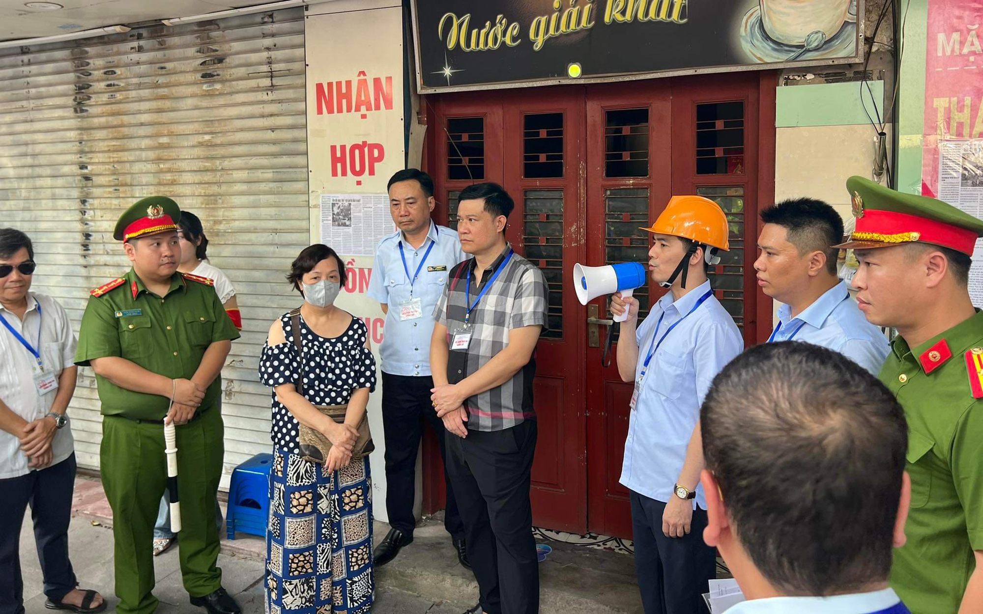 Cưỡng chế thu hồi đất 8 hộ dân để xây trường học trên “đất vàng”