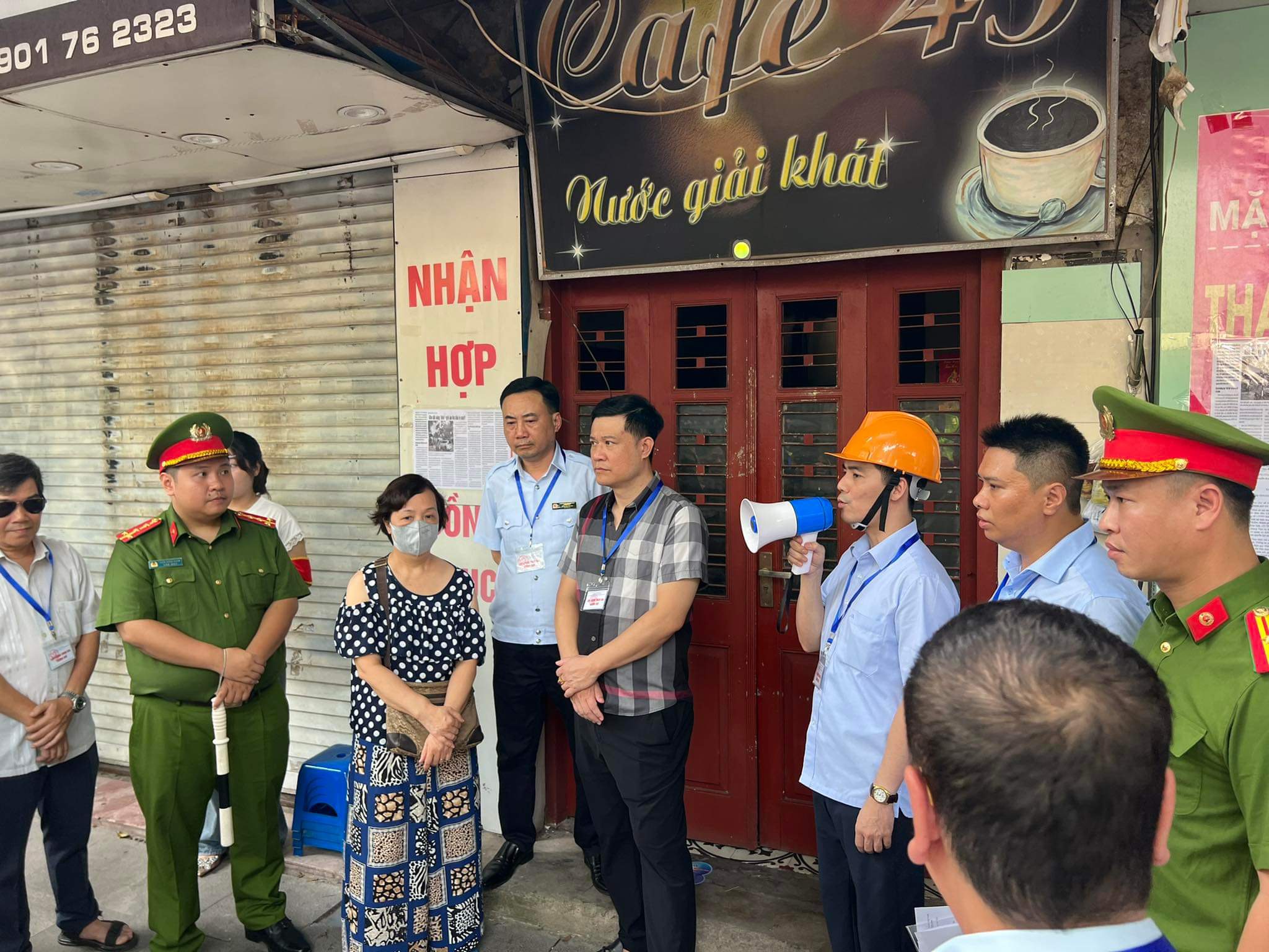 Cưỡng chế thu hồi đất 8 hộ dân để xây trường học trên “đất vàng”- Ảnh 1.