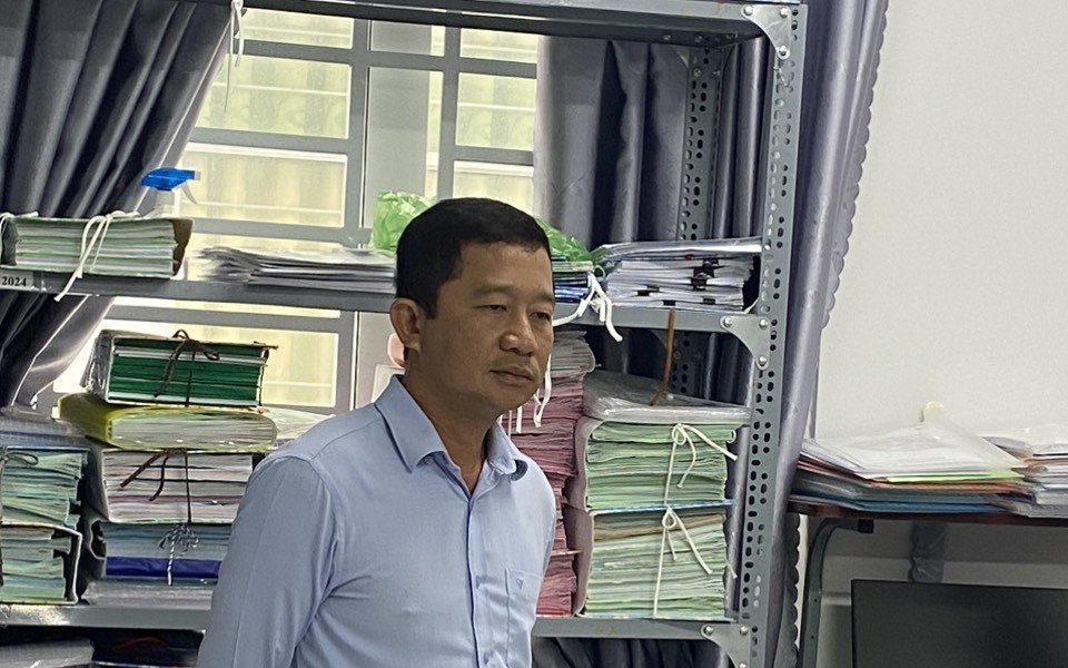 Bắt giam một phó phòng hành chính - tổng hợp văn phòng đăng ký đất đai