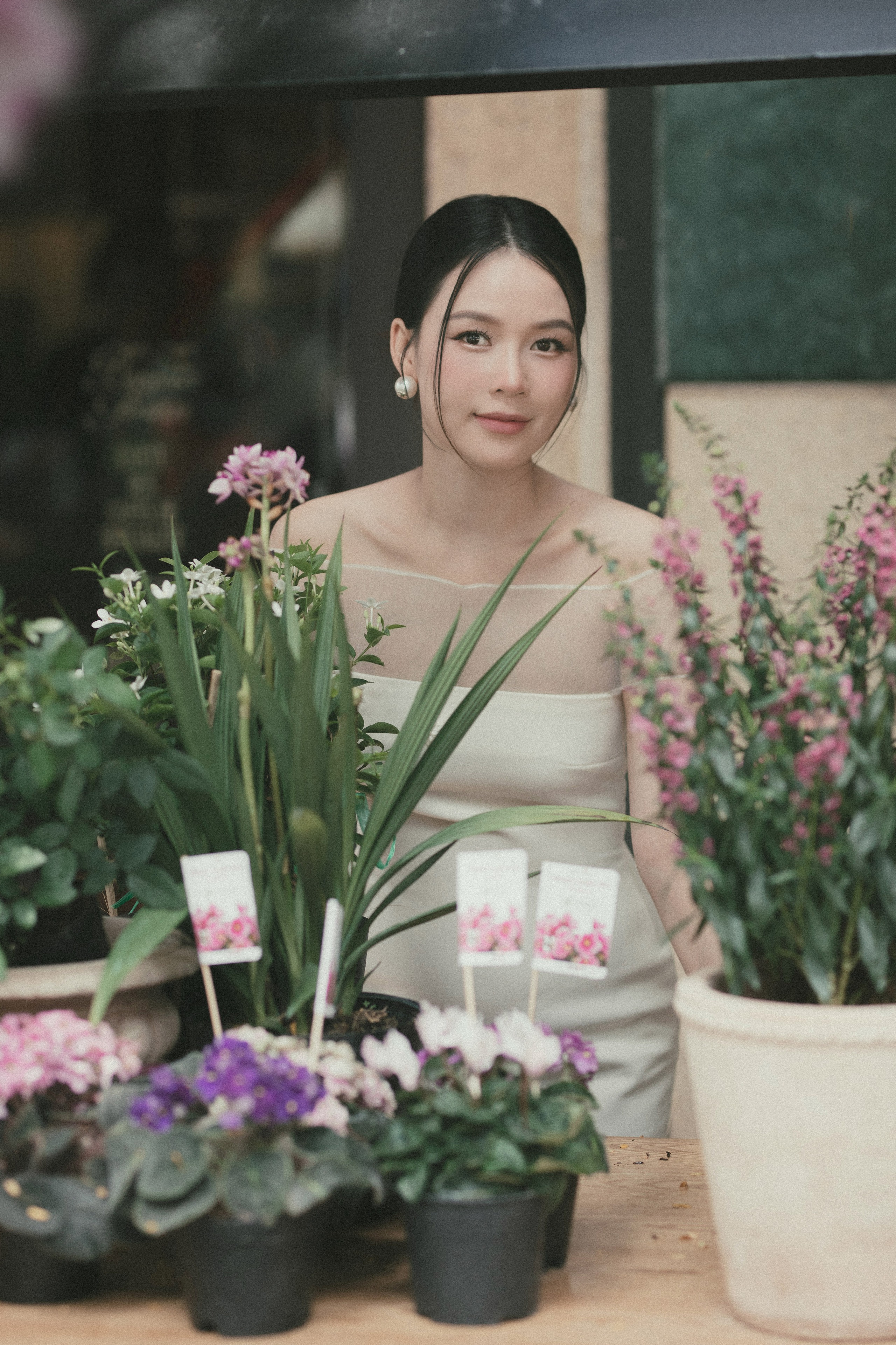 Tr&agrave; Ngọc Hằng v&agrave; Sam khoe d&aacute;ng n&oacute;ng bỏng- Ảnh 9.