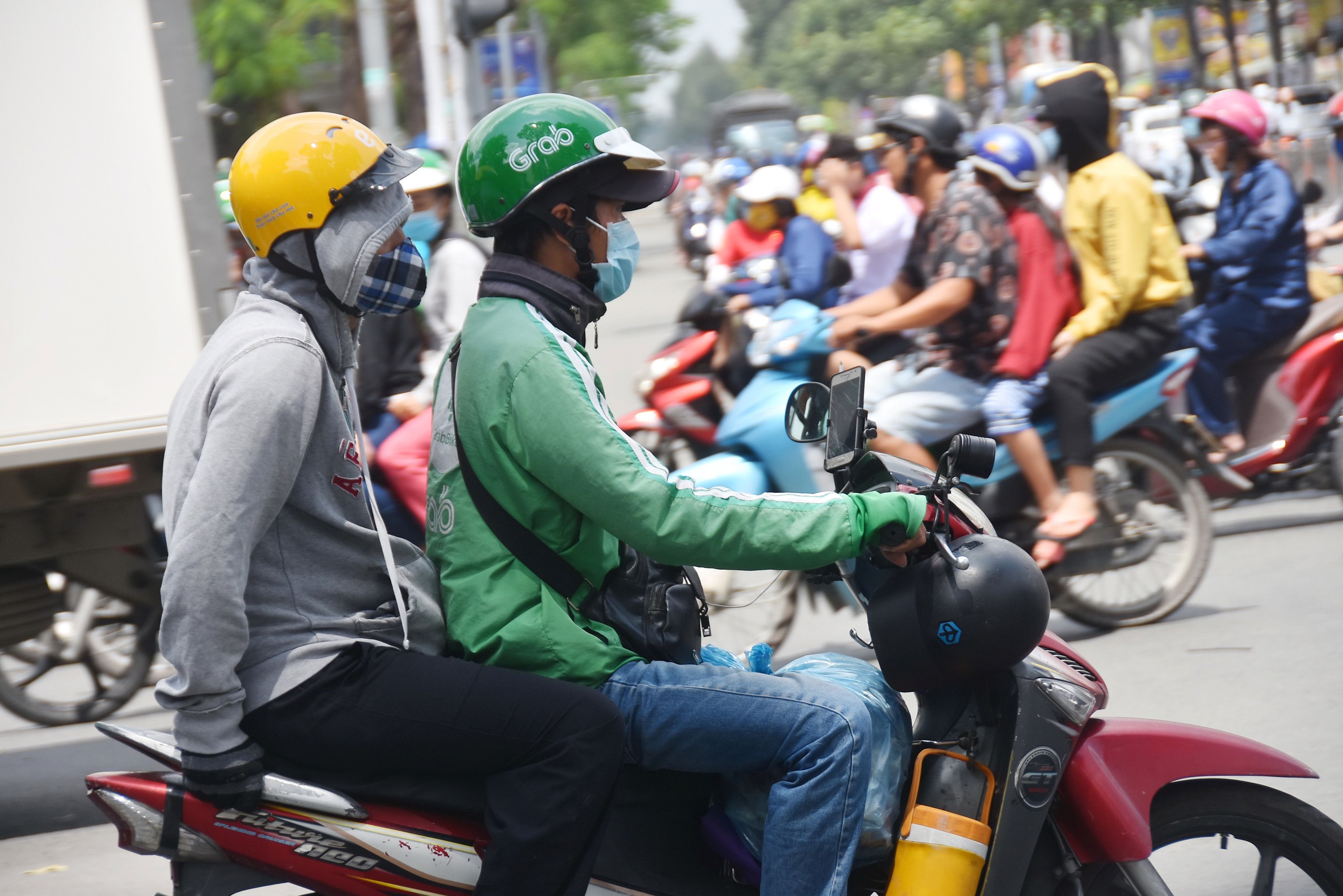 Lực lượng t&agrave;i xế xe c&ocirc;ng nghệ hiện nay chịu nhiều thiệt th&ograve;i, song chưa được bảo đảm quyền lợi Ảnh: TẤN THẠNH