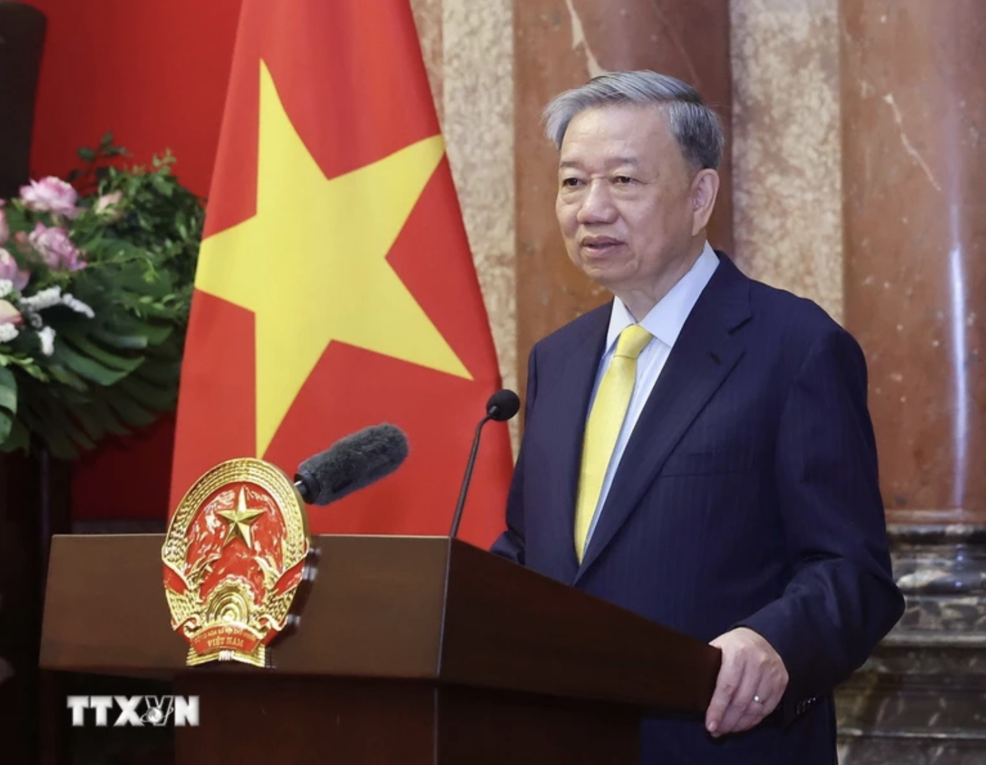 Chủ tịch nước Tô Lâm gặp gỡ cán bộ Văn phòng Chủ tịch nước- Ảnh 2.