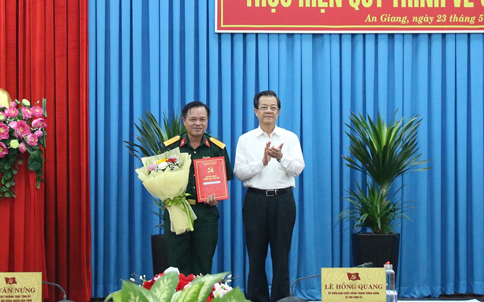 An Giang công bố quyết định của Ban Bí thư về công tác cán bộ
