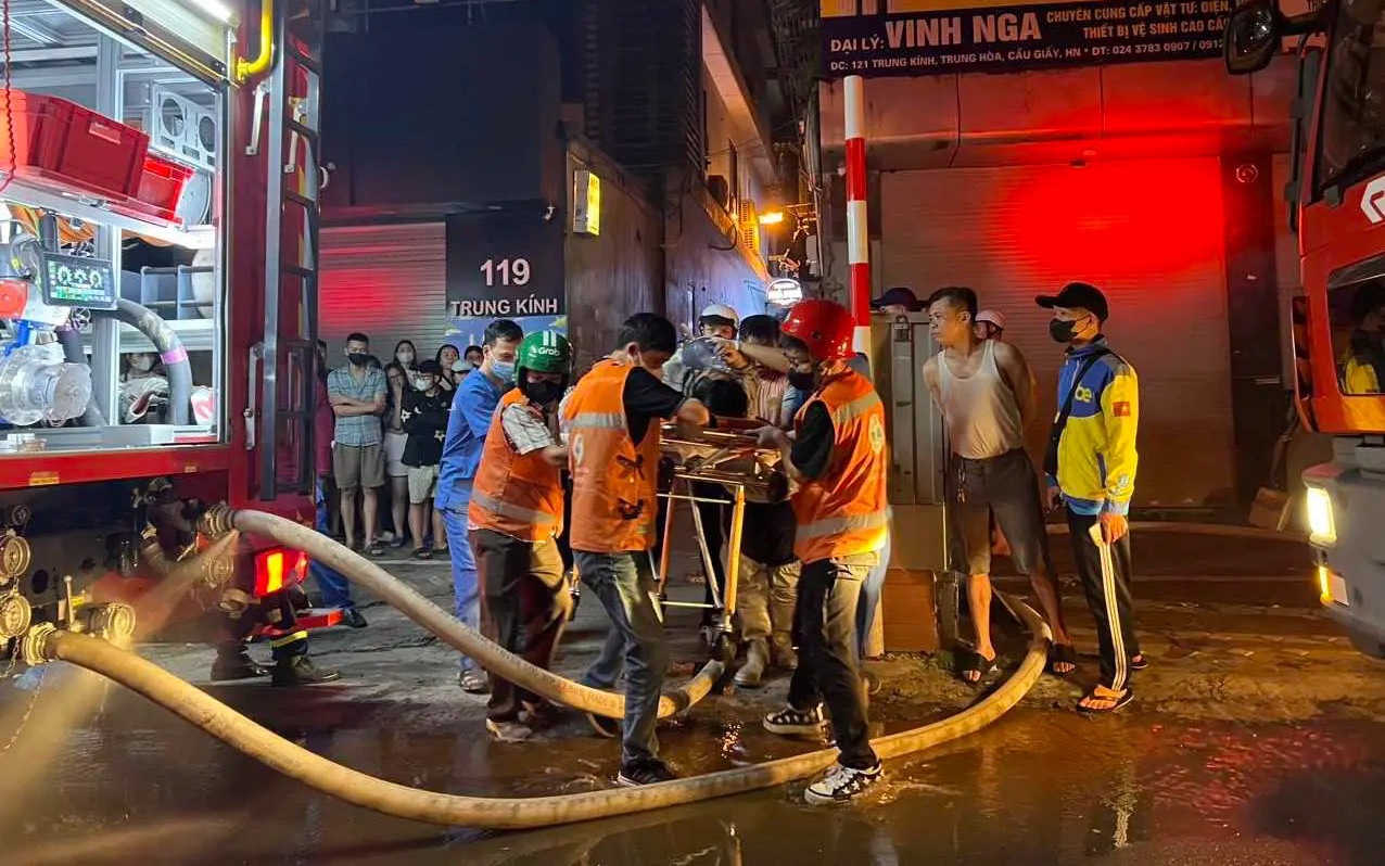TANG THƯƠNG: Ch&aacute;y nh&agrave; trọ ở H&agrave; Nội, 14 người tử vong