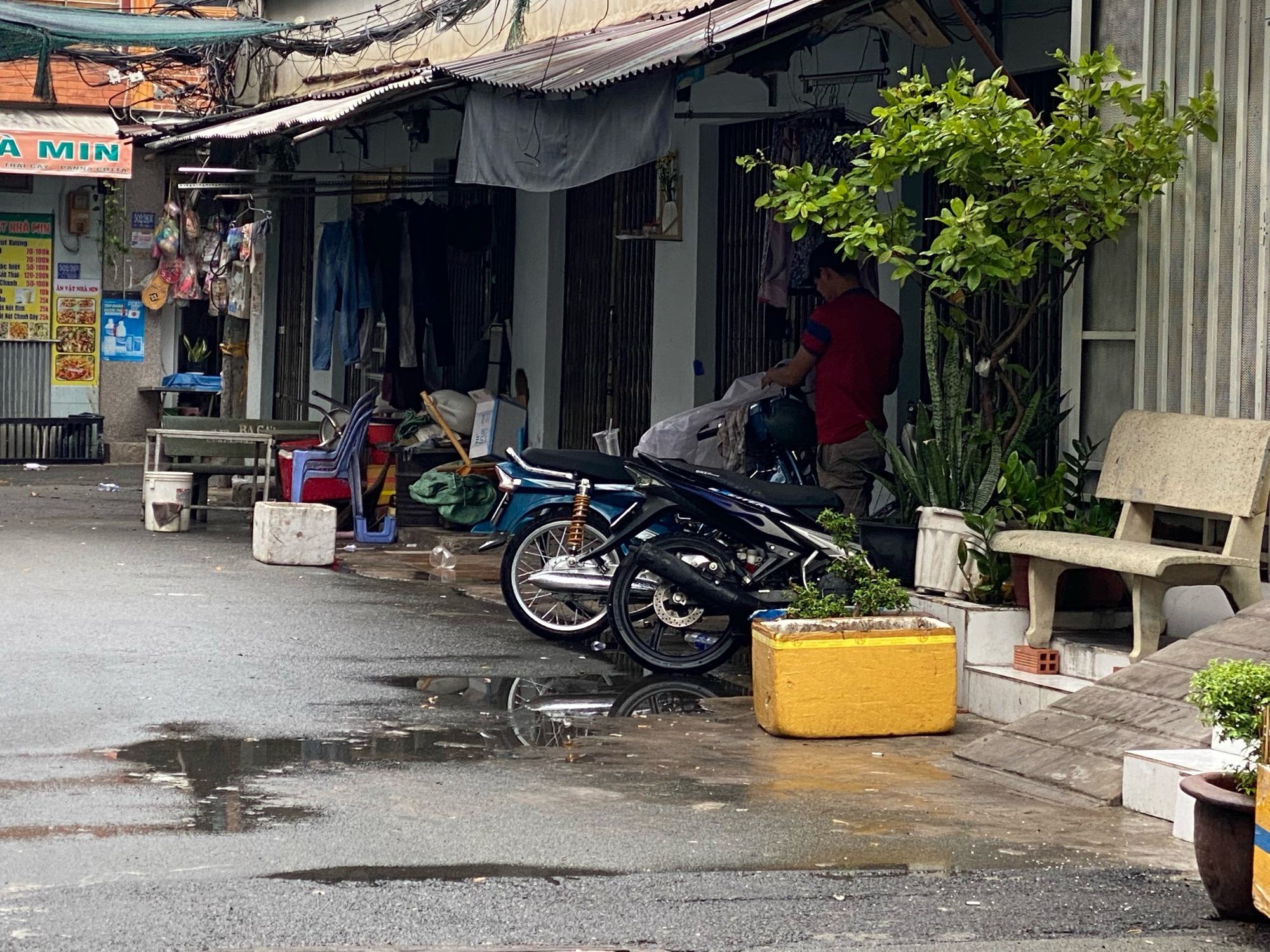 TP HCM: Tạt axit v&agrave;o b&agrave;n nhậu, 1 người chết, 7 người bị thương- Ảnh 1.