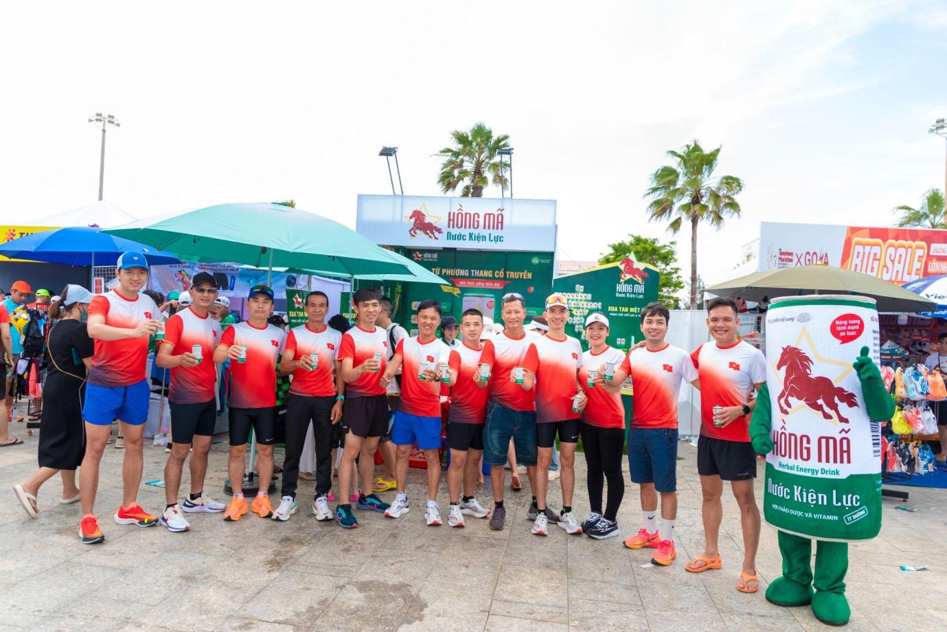 Nước kiện lực Hồng Mã tiếp sức phong trào “chạy bộ tích cực”- Ảnh 2.