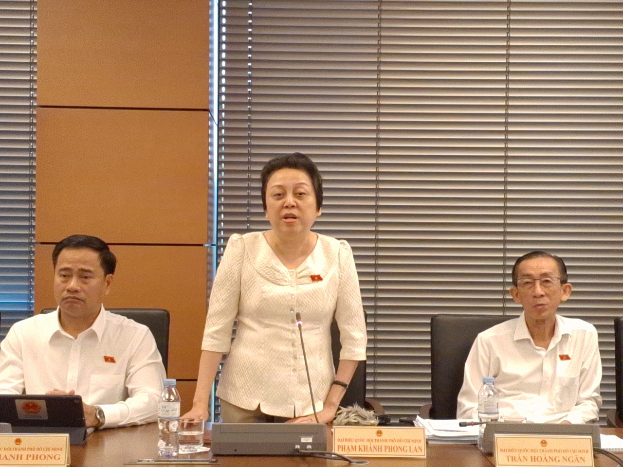 Đại biểu Quốc hội lo xu hướng lập gia đ&igrave;nh nhưng chỉ nu&ocirc;i th&uacute; cưng l&agrave;m niềm vui - Ảnh 2.