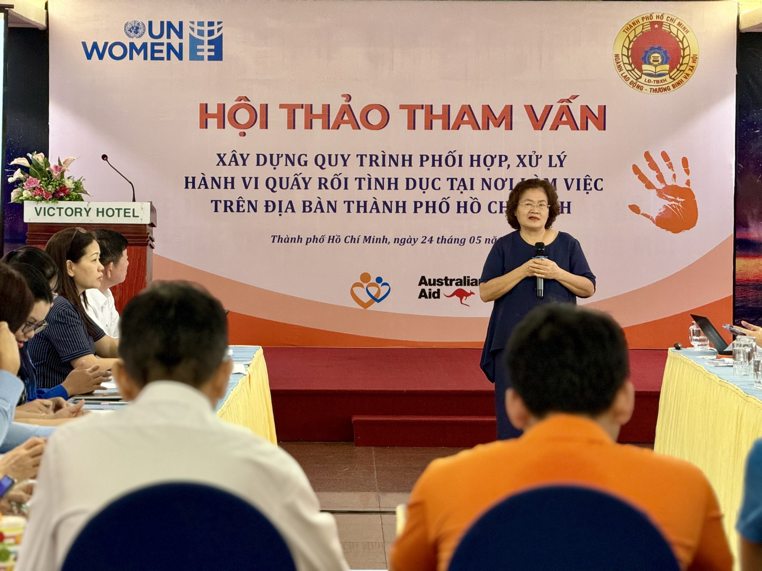 Cần c&oacute; quy tr&igrave;nh vận h&agrave;nh chuẩn đa ng&agrave;nh để xử l&yacute; vấn nạn quấy rối t&igrave;nh dục tại nơi l&agrave;m việc- Ảnh 1.