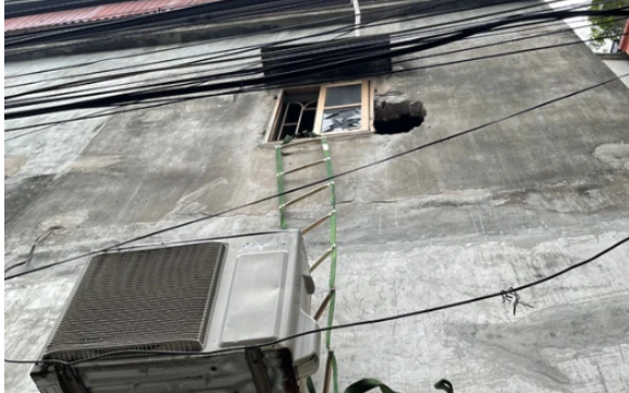 Vụ cháy 14 người tử vong: Chủ nhà trọ đục tường, trèo thang dây thoát khỏi đám cháy
