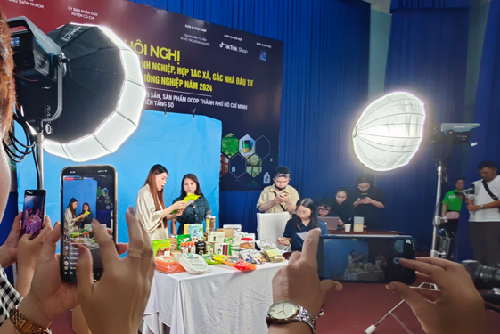 Phương Oanh Daily livestream bán nông sản, sản phẩm OCOP TP HCM