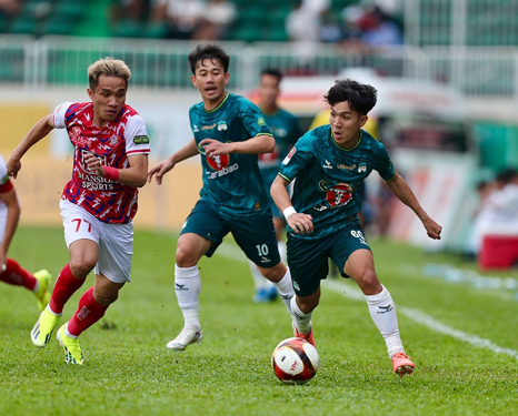 LPBank HAGL (phải) tái đấu CLB TP HCM là cặp đấu tâm điểm ở vòng 21 V-League 2023-2024.Ảnh: VPF