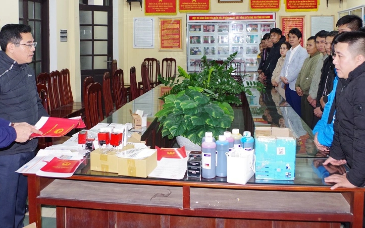 Phá đường dây làm giả tài liệu đặc biệt lớn liên quan 63 tỉnh, thành