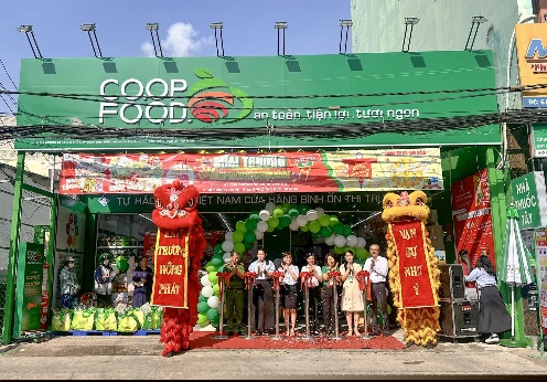 Q:\ChuyenDe\24-5\SGC\Le cat bang khai truong Co.op Foo d KDC Hiệp Bình sáng 24.5.2024.jpg