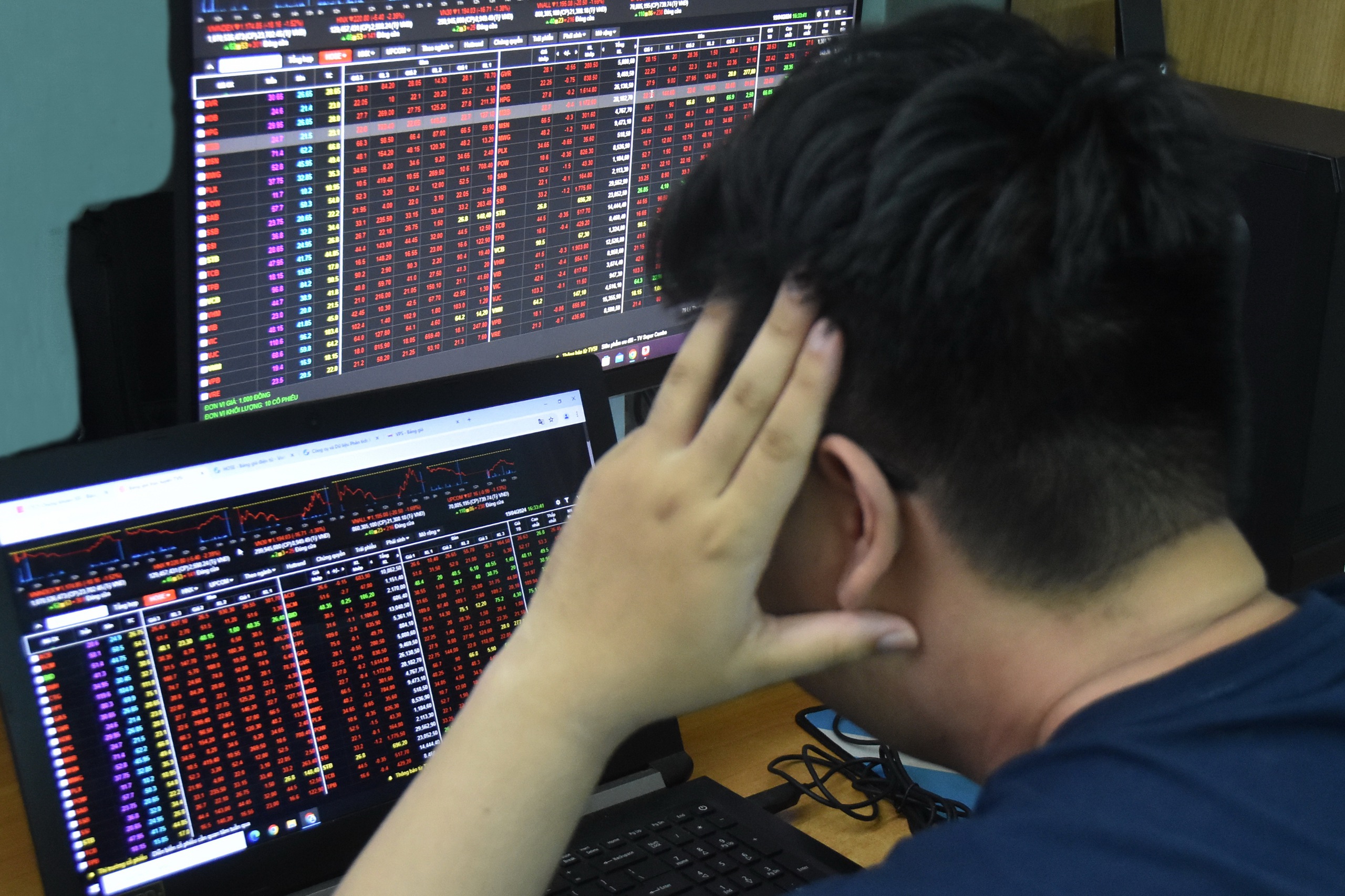 Nếu VN-Index để mất mốc hỗ trợ 1.250 điểm, kịch bản điều chỉnh s&acirc;u c&oacute; thể trở lạiẢnh: Tấn Thạnh