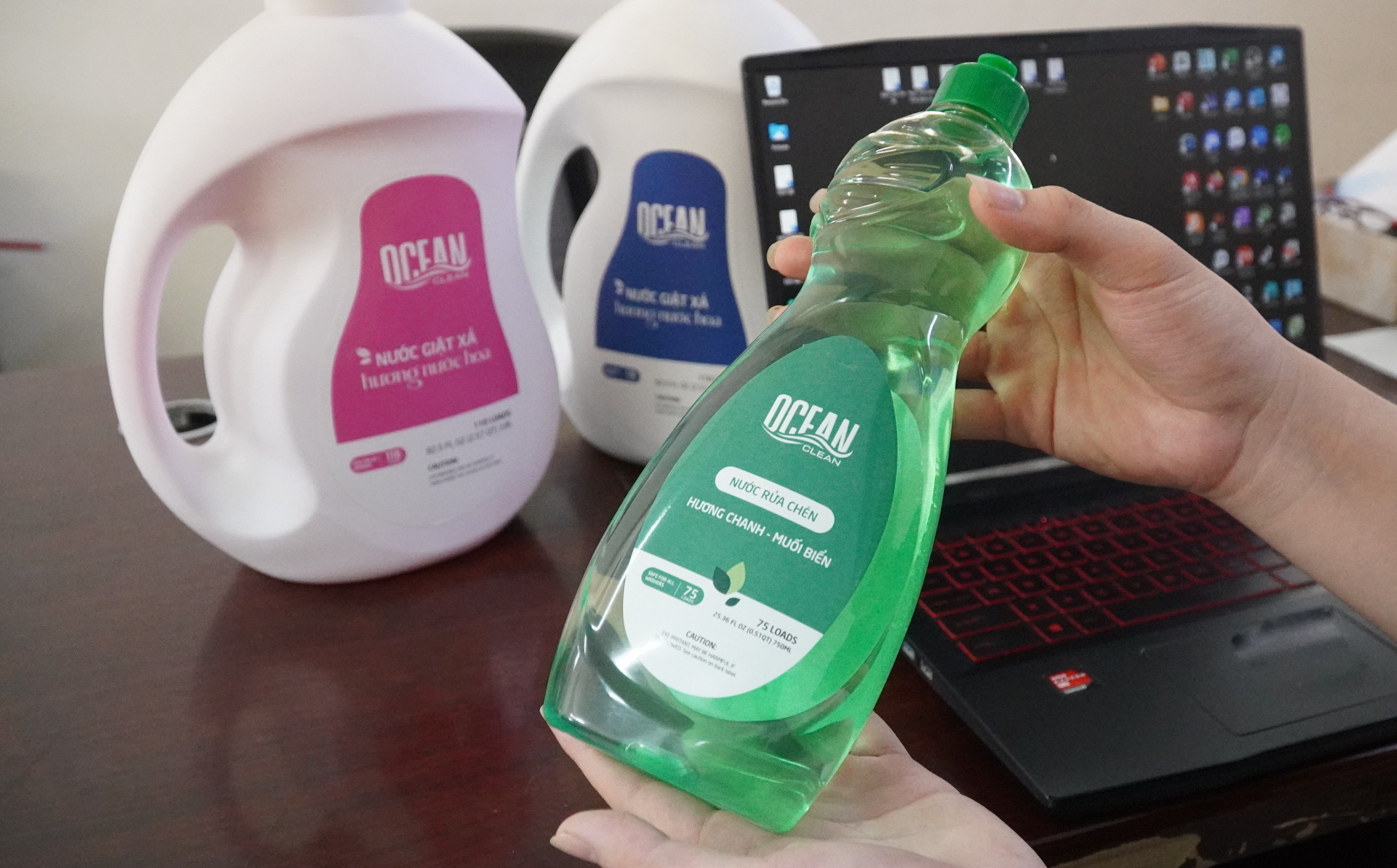Ch&agrave;ng sinh vi&ecirc;n năm 3 khởi nghiệp từ nước giặt do m&igrave;nh tự sản xuất- Ảnh 2.