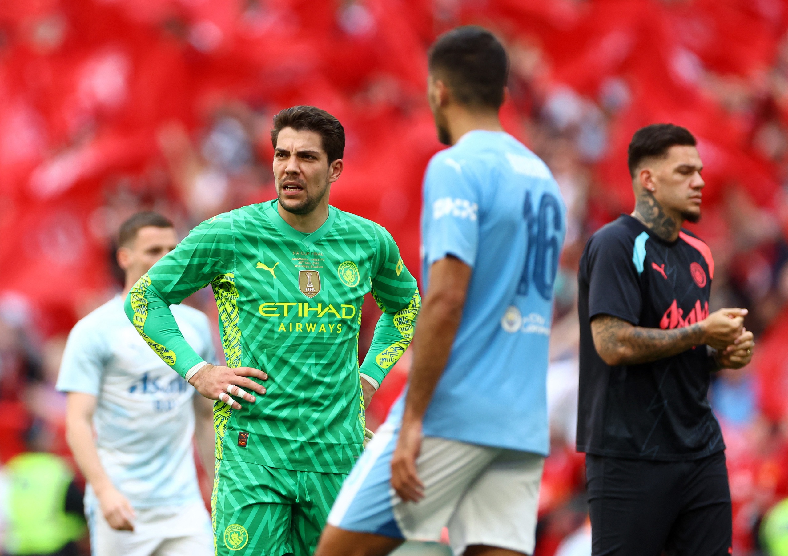 Hậu FA Cup: HLV Guardiola nhận lỗi, Ten Hag n&oacute;i "2 c&uacute;p l&agrave; kh&ocirc;ng tệ"- Ảnh 5.