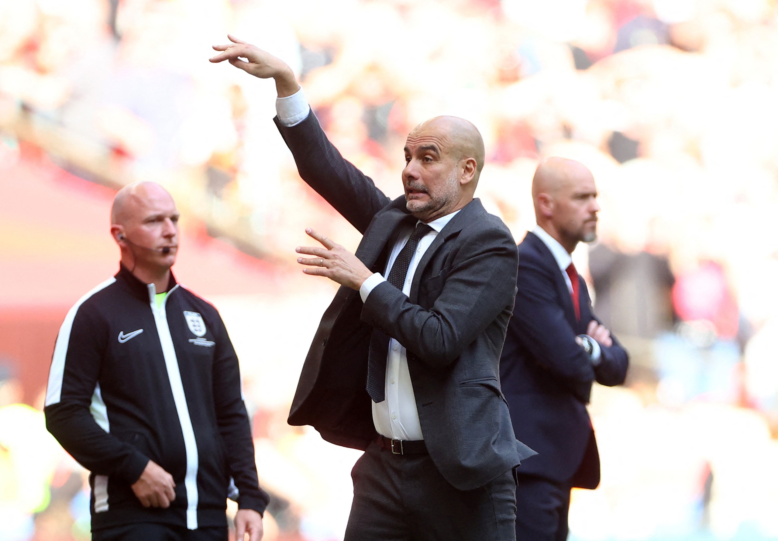 Hậu FA Cup: HLV Guardiola nhận lỗi, Ten Hag n&oacute;i "2 c&uacute;p l&agrave; kh&ocirc;ng tệ"- Ảnh 4.