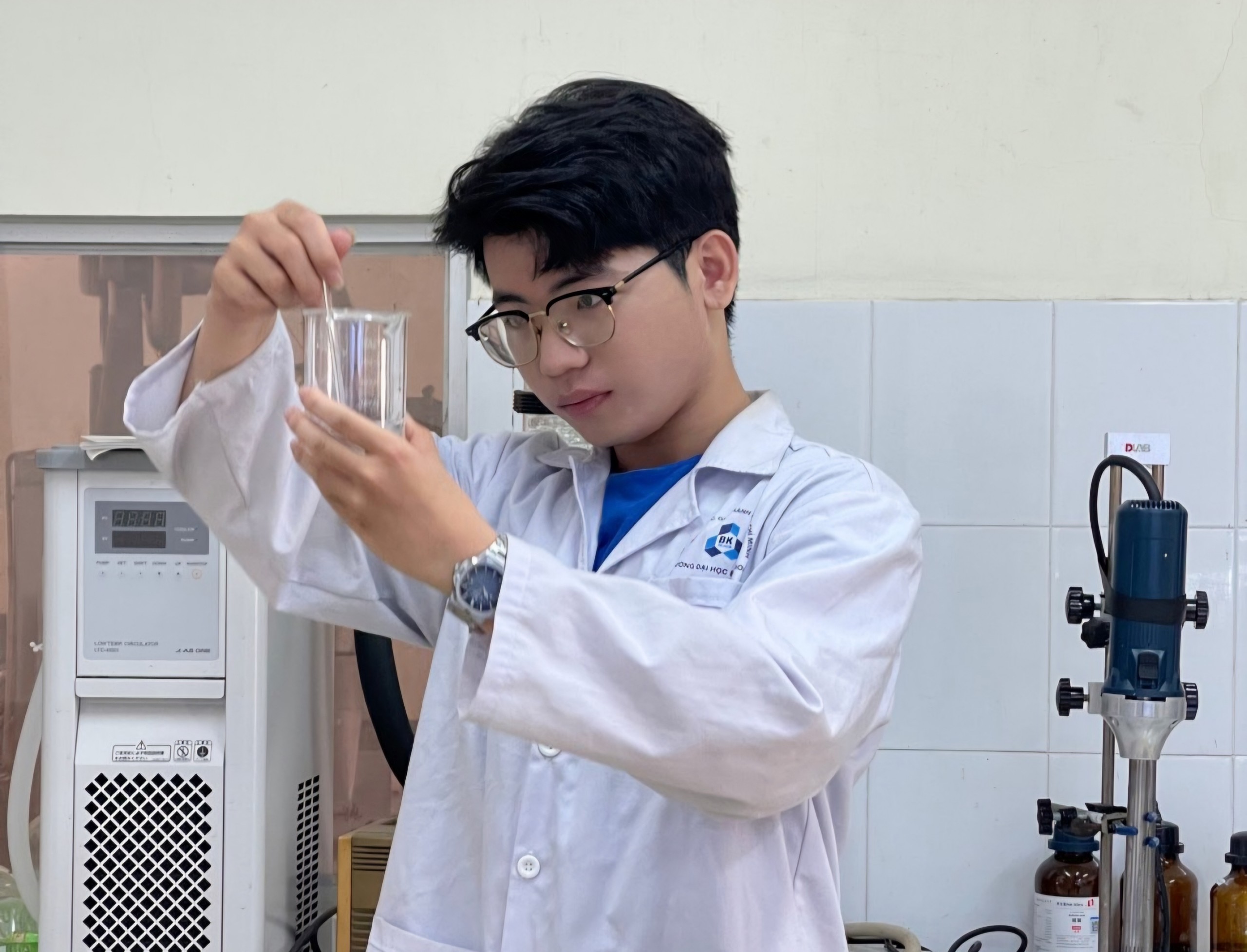 Ch&agrave;ng sinh vi&ecirc;n năm 3 khởi nghiệp từ nước giặt do m&igrave;nh tự sản xuất- Ảnh 1.