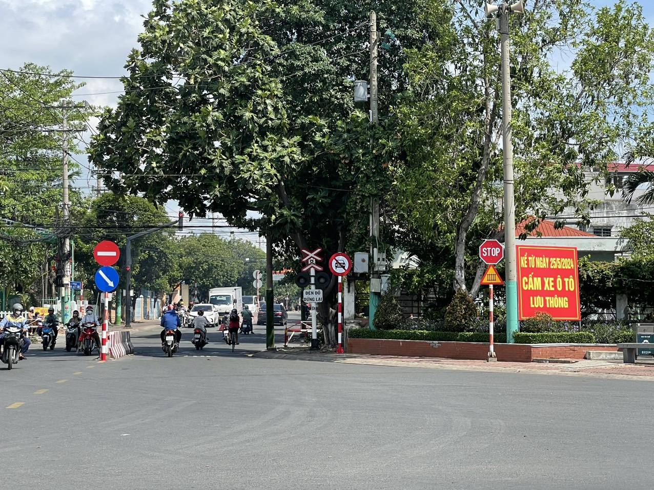 &Yacute; kiến tr&aacute;i chiều khi th&agrave;nh phố đ&ocirc;ng d&acirc;n nhất B&igrave;nh Dương cấm &ocirc; t&ocirc; v&agrave;o khu vực trung t&acirc;m- Ảnh 1.