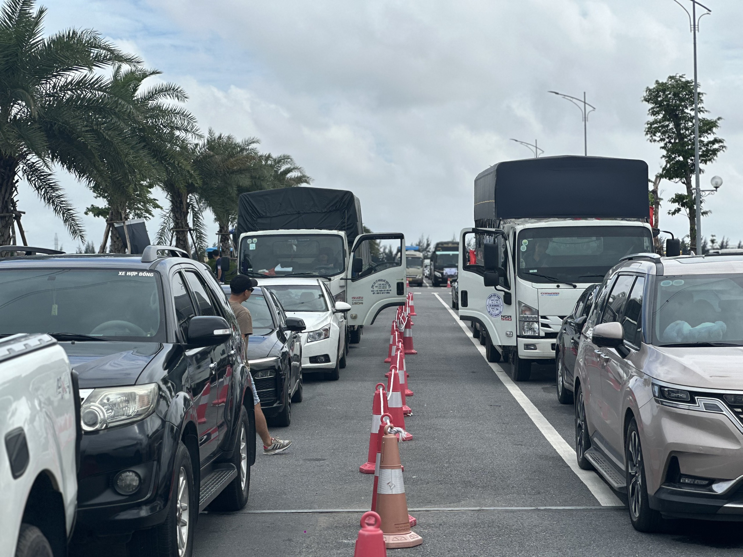 Phà ra đảo Cát Bà gặp sự cố, nước tràn vào khoang- Ảnh 4.