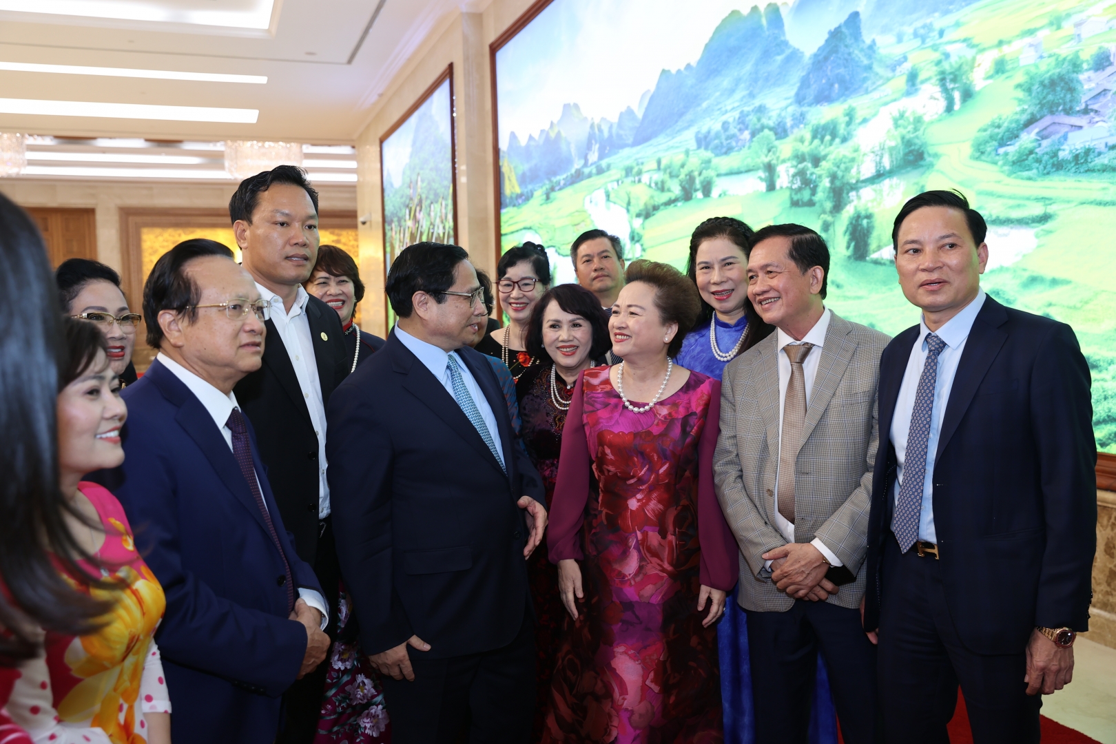 Madam Nguyễn Thị Nga c&ugrave;ng giới doanh nh&acirc;n gặp gỡ Thủ tướng nh&acirc;n Ng&agrave;y Doanh nh&acirc;n Việt Nam- Ảnh 4.