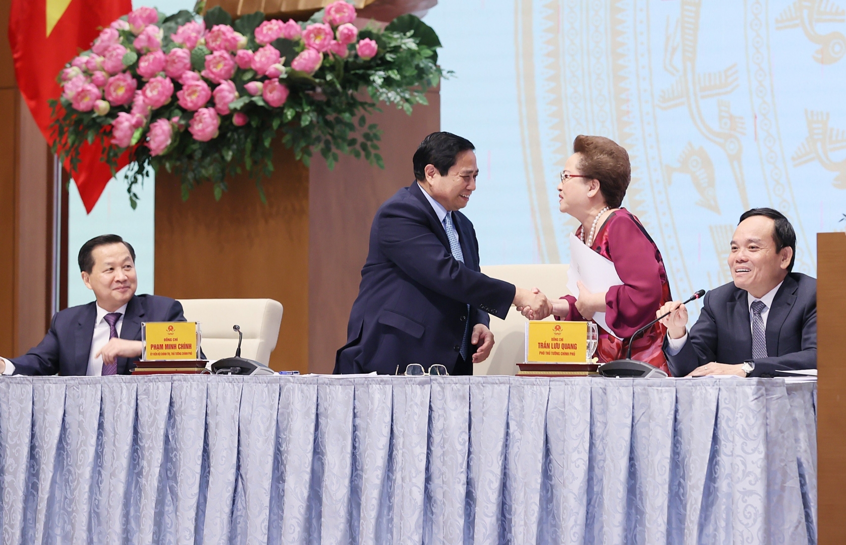 Madam Nguyễn Thị Nga c&ugrave;ng giới doanh nh&acirc;n gặp gỡ Thủ tướng nh&acirc;n Ng&agrave;y Doanh nh&acirc;n Việt Nam- Ảnh 6.