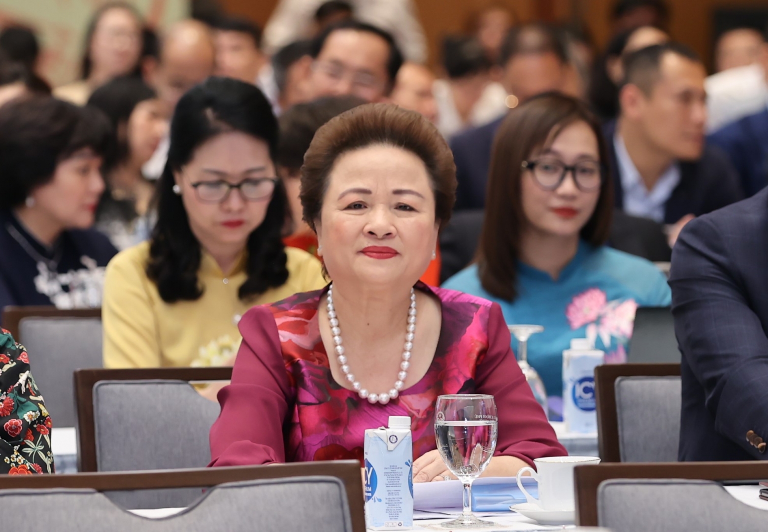 Madam Nguyễn Thị Nga c&ugrave;ng giới doanh nh&acirc;n gặp gỡ Thủ tướng nh&acirc;n Ng&agrave;y Doanh nh&acirc;n Việt Nam- Ảnh 7.