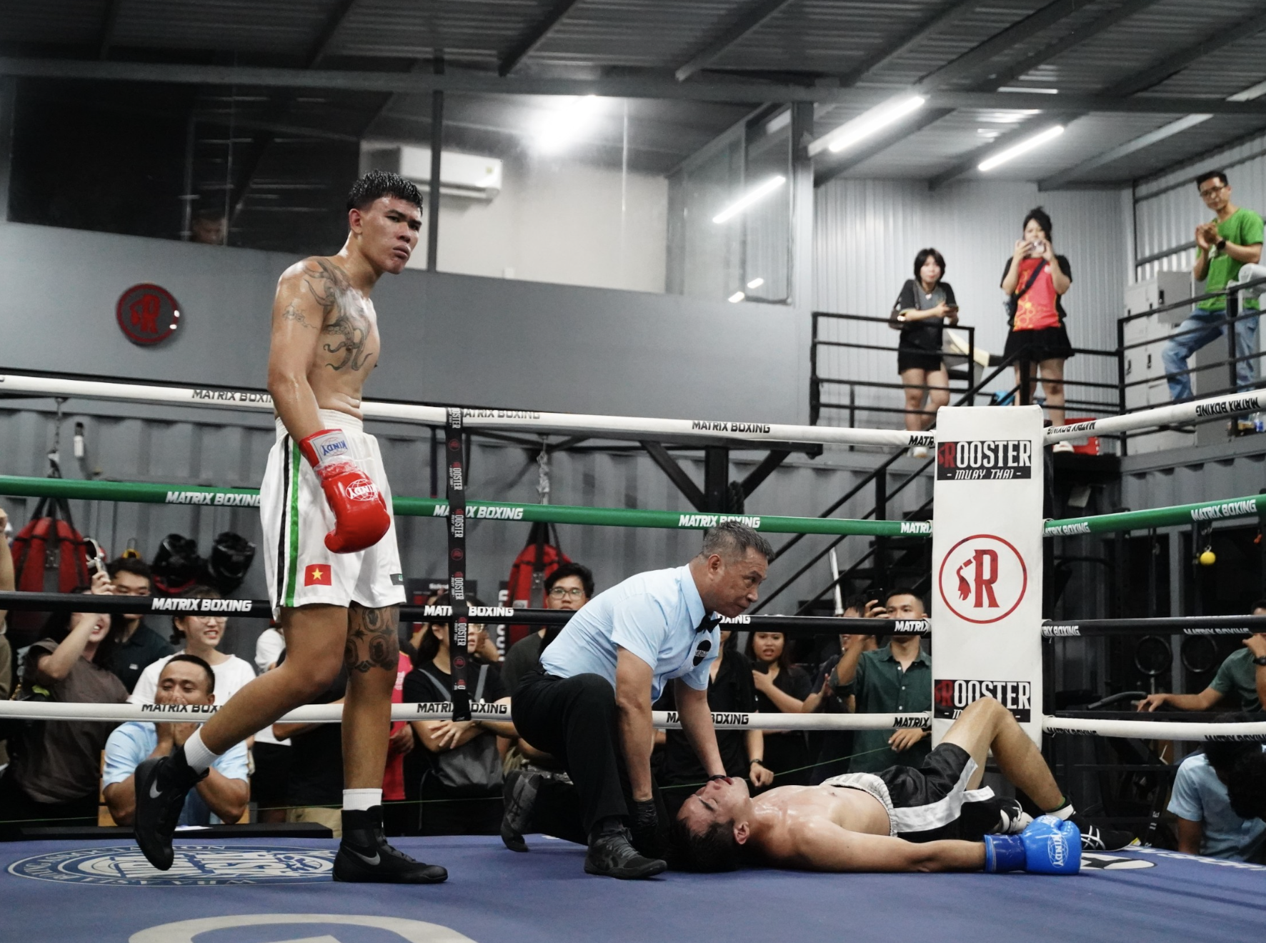 Nóng bỏng sàn đấu Matrix Boxing Championship 1- Ảnh 2.