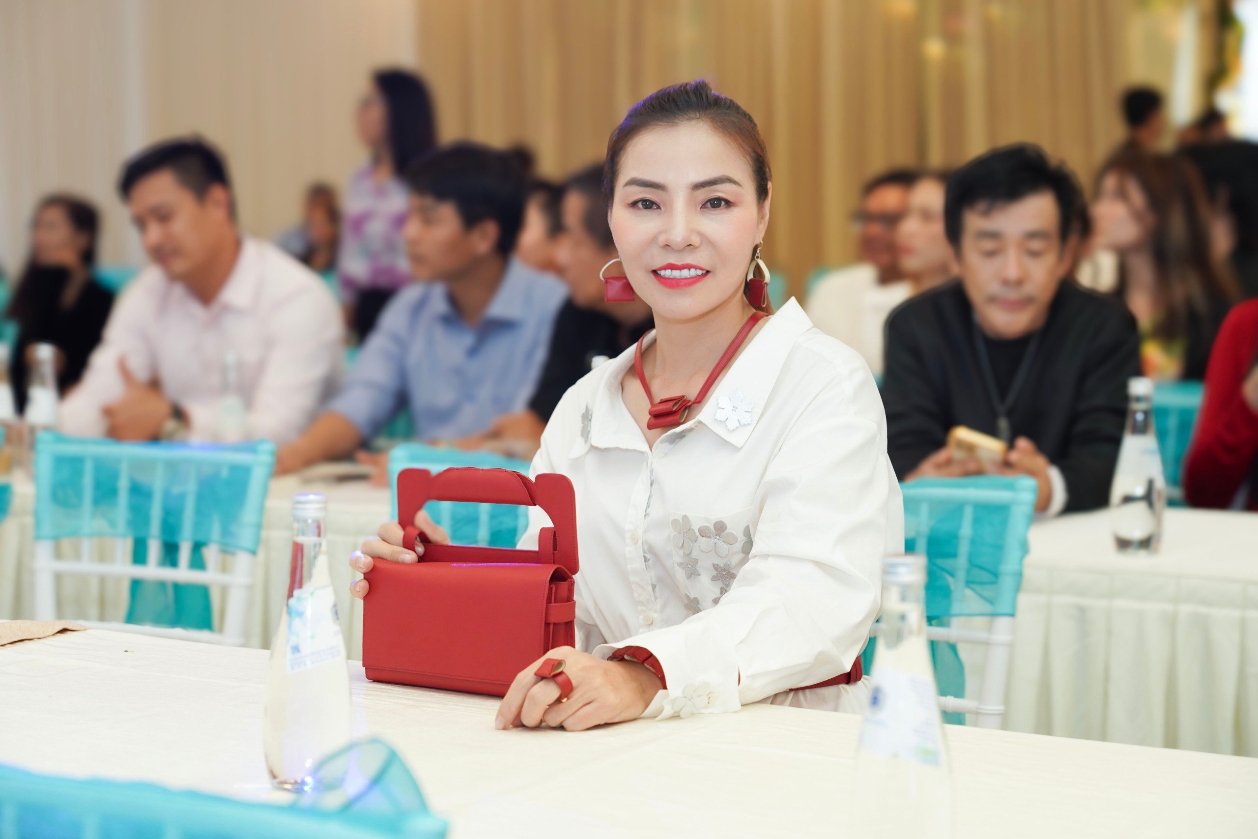 NTK Hientje "M&ecirc; c&aacute;i đẹp - Sử dụng sản phẩm t&aacute;i chế hữu &iacute;ch cho m&ocirc;i trường"- Ảnh 2.