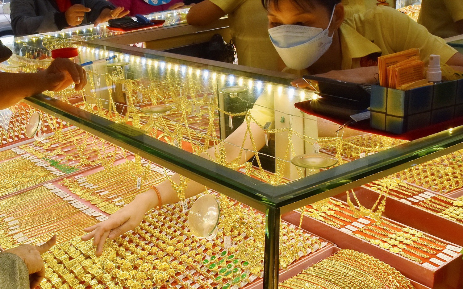 Giá vàng hôm nay 27-5: Vàng SJC, vàng nhẫn bật tăng trở lại