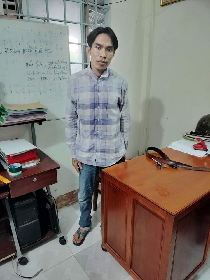 Bắt tạm giam kẻ chỉ điểm, dẫn đường cho bọn cướp- Ảnh 1.
