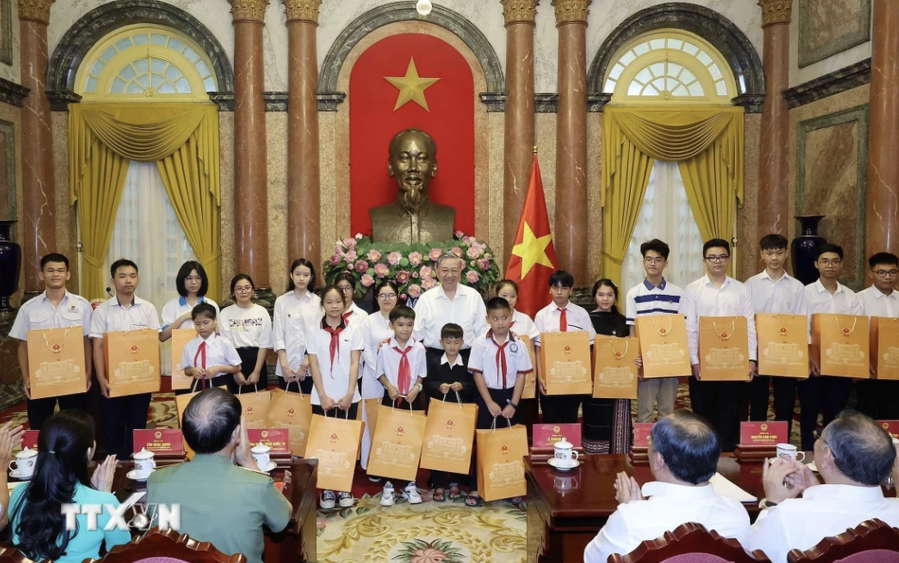 Chủ tịch nước Tô Lâm: Dành những gì quý giá nhất cho trẻ em- Ảnh 10.