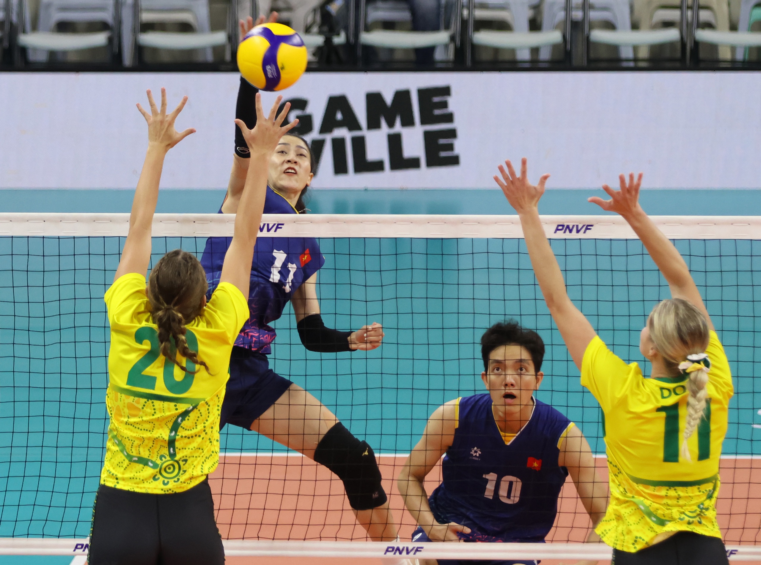 Thắng đậm Úc, tuyển bóng chuyền nữ Việt Nam tranh chung kết AVC Challenge Cup- Ảnh 5.