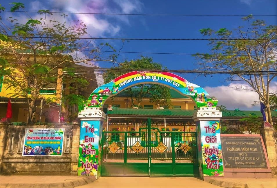 Diễn biến n&oacute;ng vụ hiệu trưởng v&agrave; hội trưởng hội phụ huynh "đấu khẩu" ngay tại lễ tổng kết- Ảnh 1.