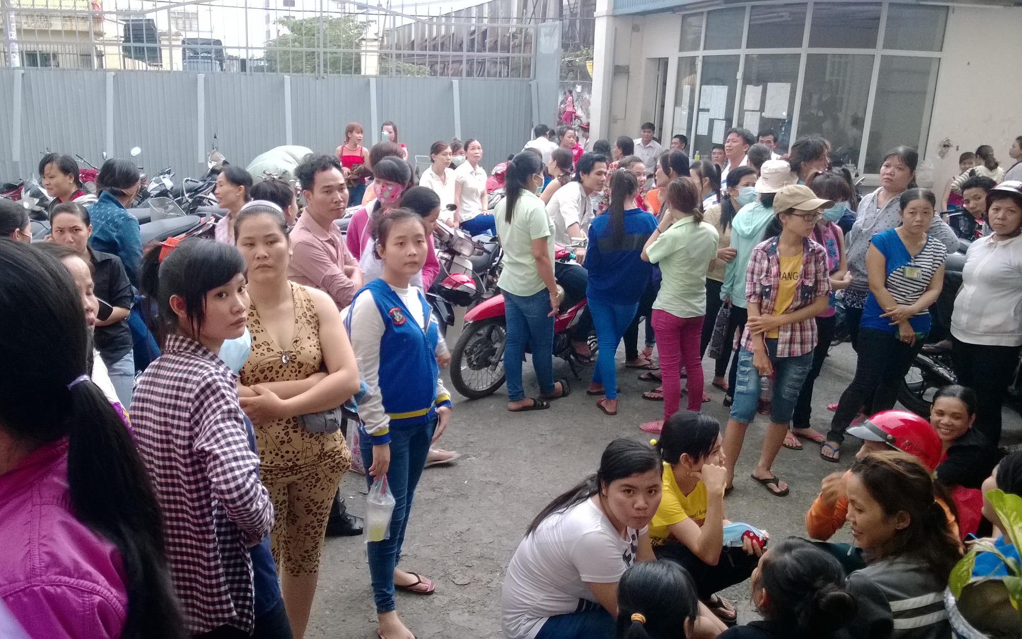 Đừng đẩy thiệt thòi cho người lao động
