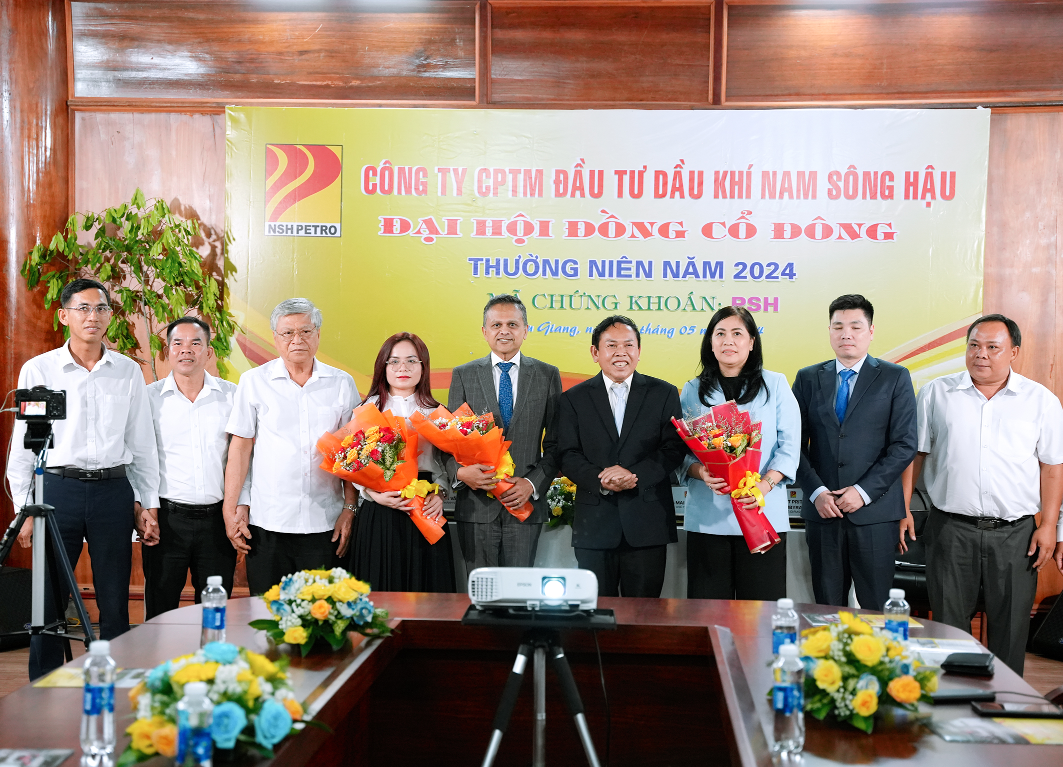 NSH Petro sẽ phát triển cửa hàng bán lẻ xăng dầu dọc đường cao tốc- Ảnh 1.