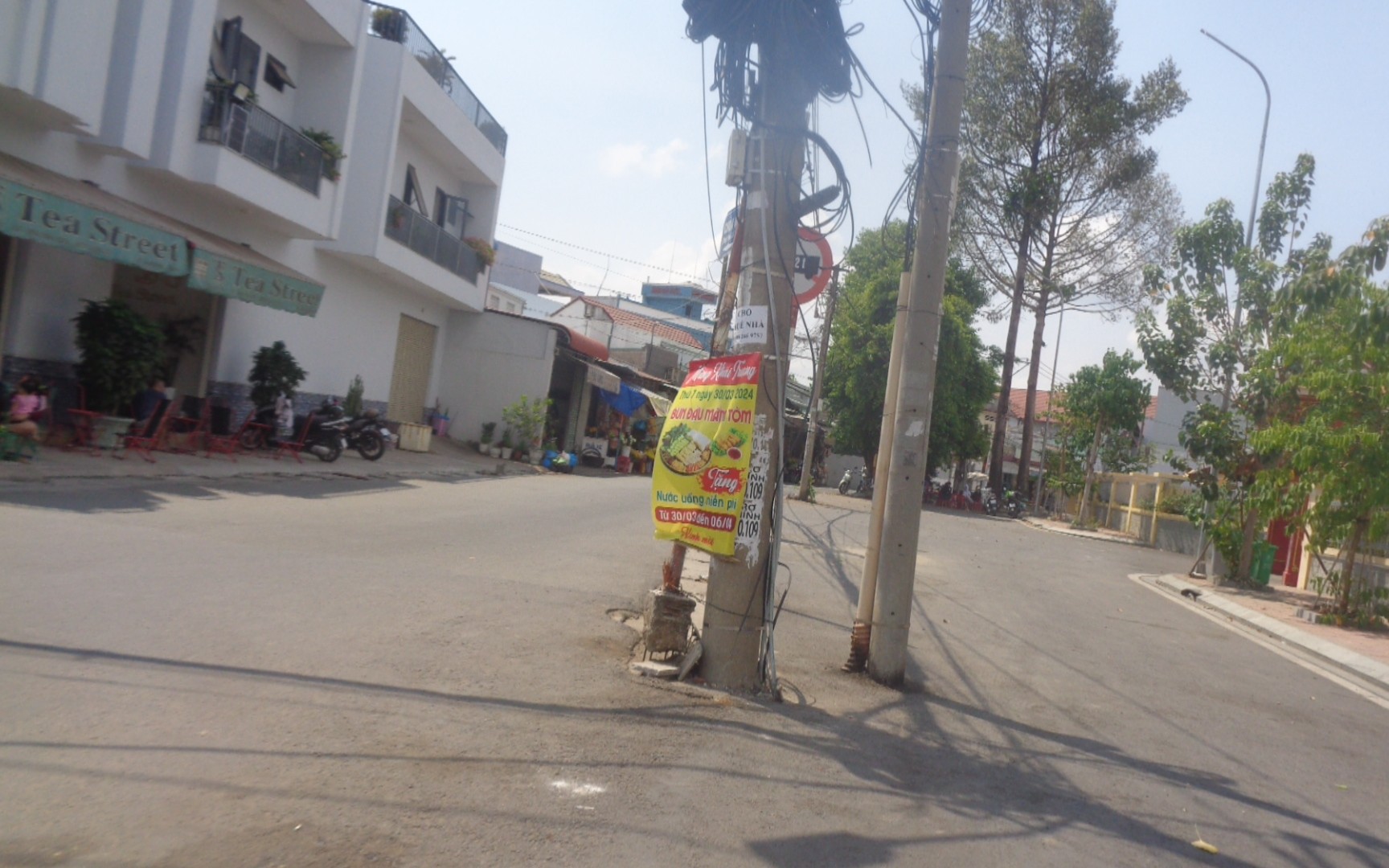 Sừng sững sự vô duyên