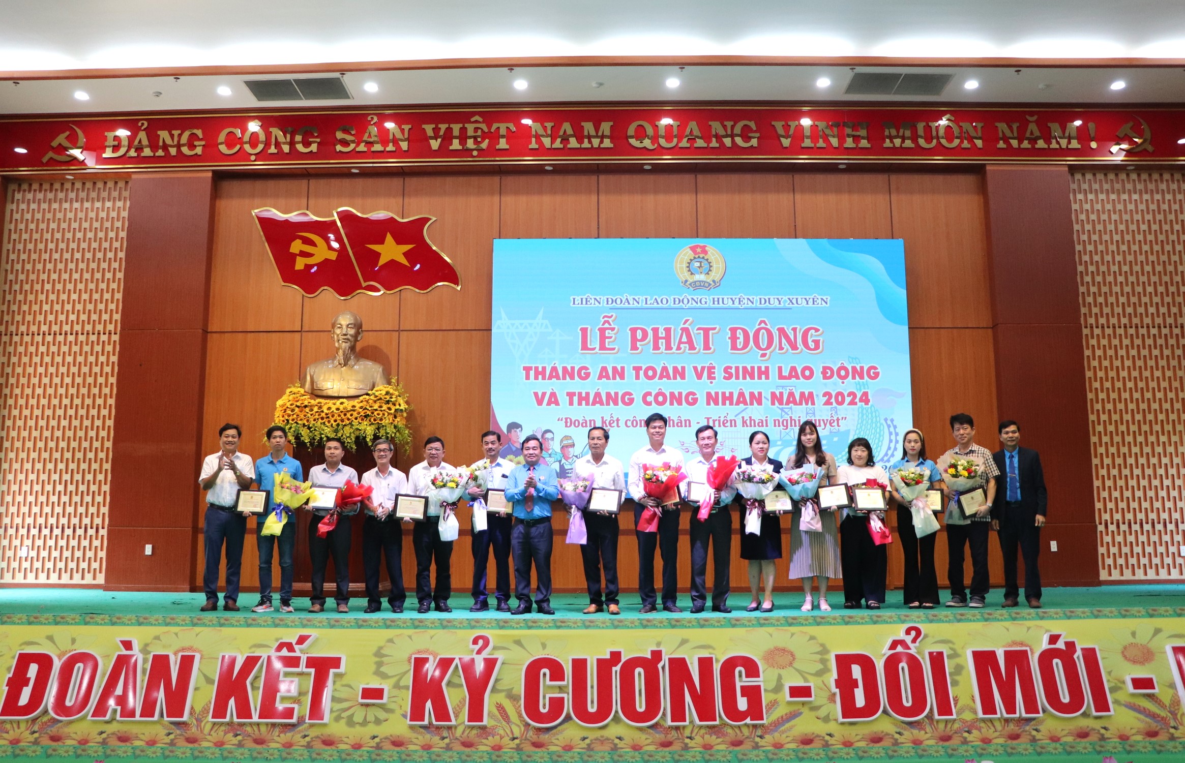 71 suất qu&agrave; hỗ trợ đo&agrave;n vi&ecirc;n, c&ocirc;ng nh&acirc;n kh&oacute; khăn tại Duy Xuy&ecirc;n- Ảnh 5.